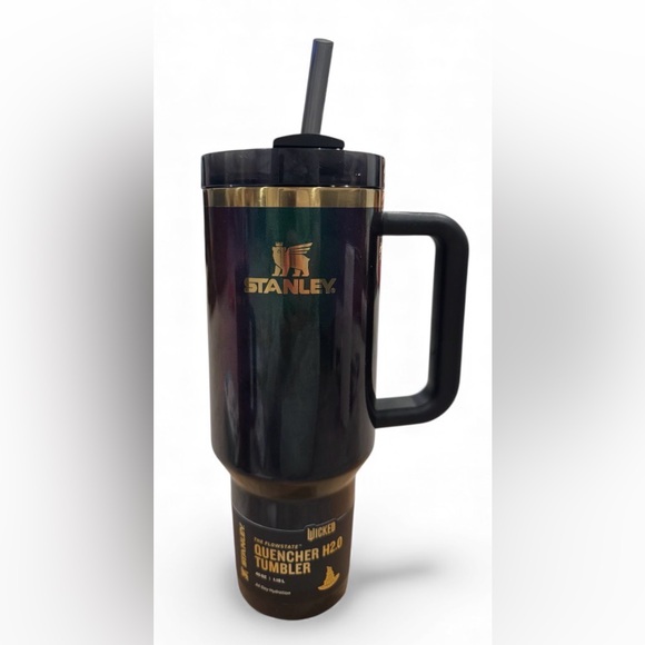 Stanley Wicked 40oz Stainless Steel H2.0
Flowstate Quencher Tumbler Elphaba - Picture 2 of 9